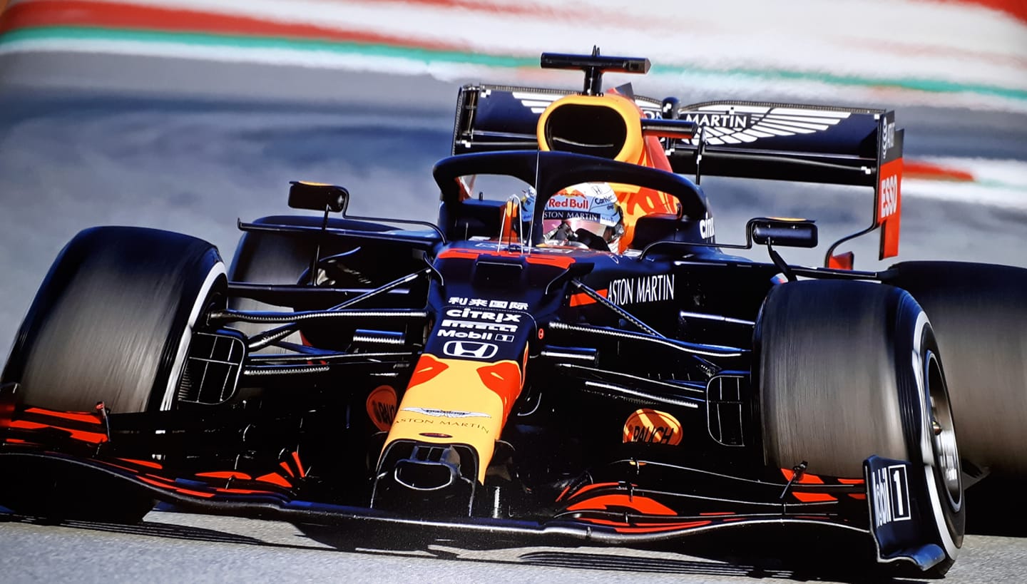 Max Verstappen wint laatste race van 2020